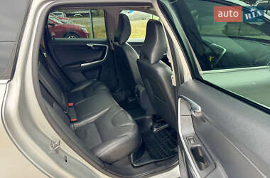 Внедорожник / Кроссовер Volvo XC60 2015 в 