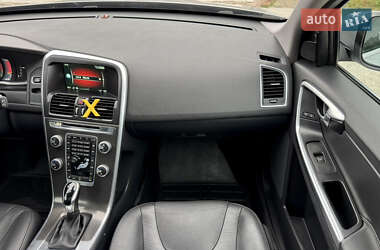 Внедорожник / Кроссовер Volvo XC60 2015 в 