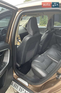 Внедорожник / Кроссовер Volvo XC60 2012 в 