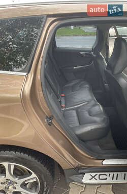 Внедорожник / Кроссовер Volvo XC60 2012 в 