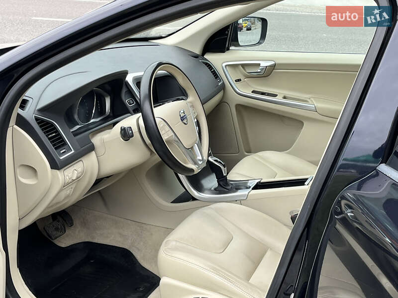 Внедорожник / Кроссовер Volvo XC60 2015 в Теребовле