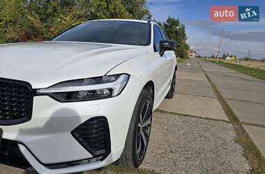 Внедорожник / Кроссовер Volvo XC60 2023 в 