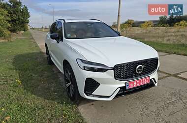 Внедорожник / Кроссовер Volvo XC60 2023 в 