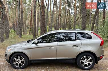 Внедорожник / Кроссовер Volvo XC60 2012 в 