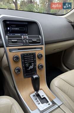 Внедорожник / Кроссовер Volvo XC60 2012 в 