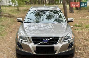 Внедорожник / Кроссовер Volvo XC60 2012 в 