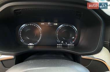 Внедорожник / Кроссовер Volvo XC60 2019 в 