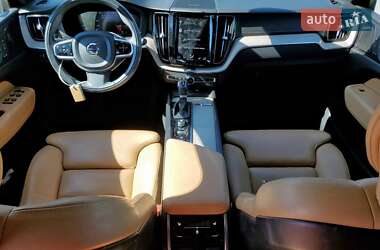 Внедорожник / Кроссовер Volvo XC60 2020 в 