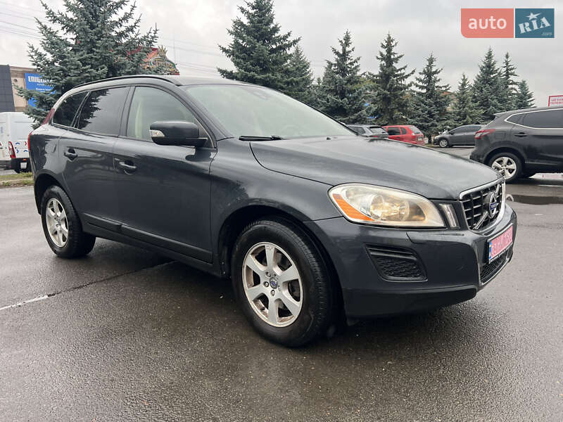 Внедорожник / Кроссовер Volvo XC60 2012 в Подольске