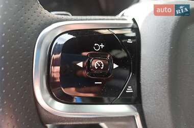 Внедорожник / Кроссовер Volvo XC60 2018 в 