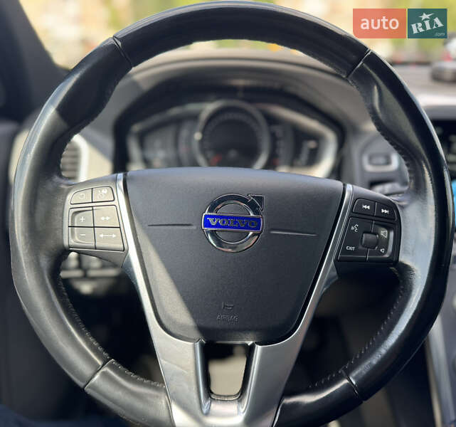Внедорожник / Кроссовер Volvo XC60 2016 в Луцке