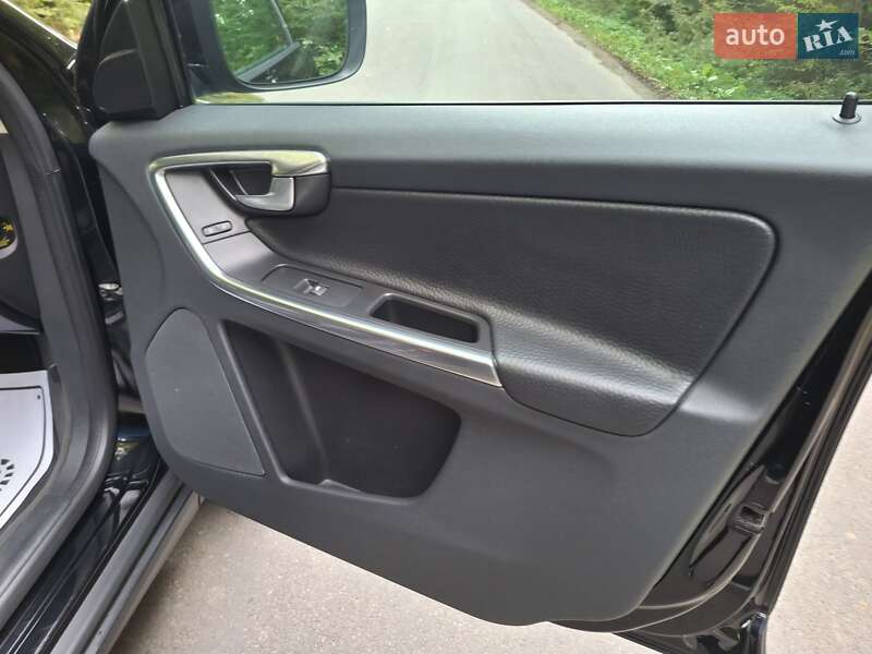 Позашляховик / Кросовер Volvo XC60 2012 в Івано-Франківську