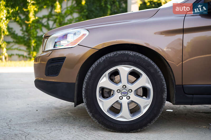 Внедорожник / Кроссовер Volvo XC60 2012 в Черновцах