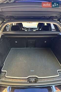 Позашляховик / Кросовер Volvo XC60 2018 в  фото 9 Позашляховик / Кросовер Volvo XC60 2018 в