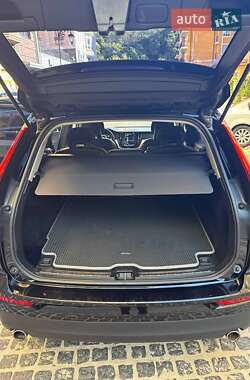 Позашляховик / Кросовер Volvo XC60 2018 в  фото 8 Позашляховик / Кросовер Volvo XC60 2018 в