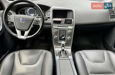 Внедорожник / Кроссовер Volvo XC60 2015 в 