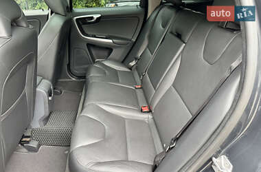 Внедорожник / Кроссовер Volvo XC60 2015 в 