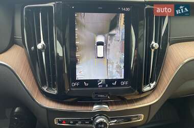 Внедорожник / Кроссовер Volvo XC60 2018 в 