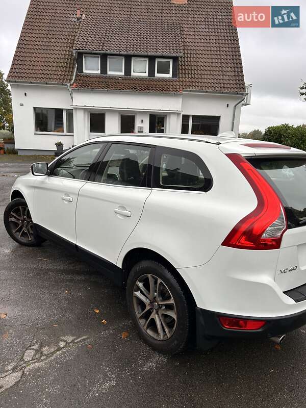Внедорожник / Кроссовер Volvo XC60 2012 в Киеве