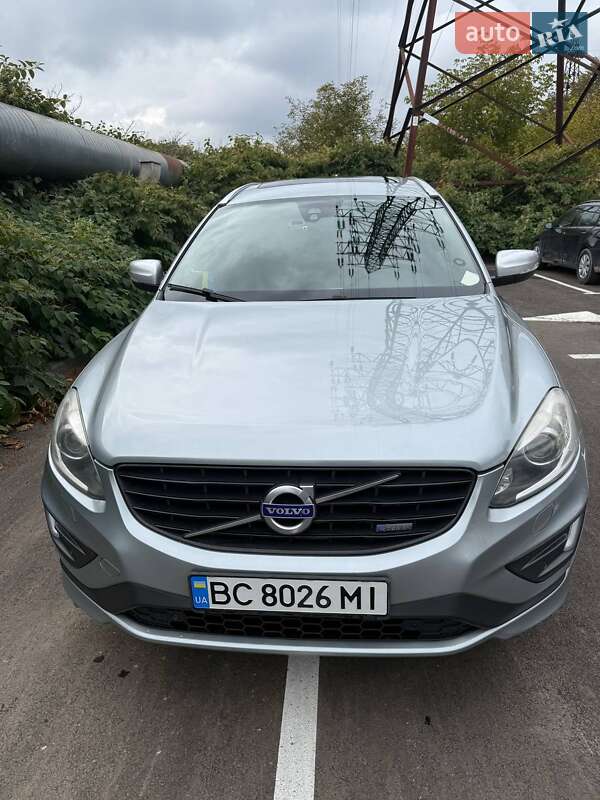 Позашляховик / Кросовер Volvo XC60 2013 в 
