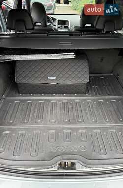 Позашляховик / Кросовер Volvo XC60 2013 в 
