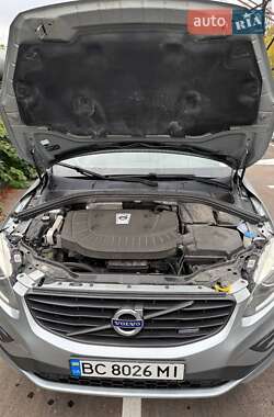Позашляховик / Кросовер Volvo XC60 2013 в 