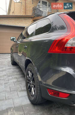 Внедорожник / Кроссовер Volvo XC60 2009 в 