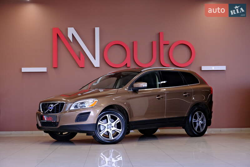 Внедорожник / Кроссовер Volvo XC60 2012 в 