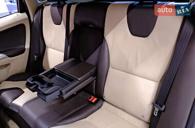 Внедорожник / Кроссовер Volvo XC60 2012 в 
