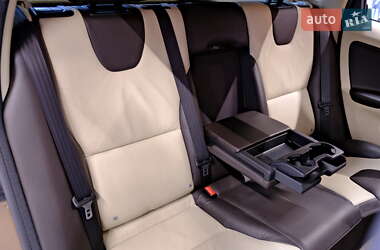 Внедорожник / Кроссовер Volvo XC60 2012 в 