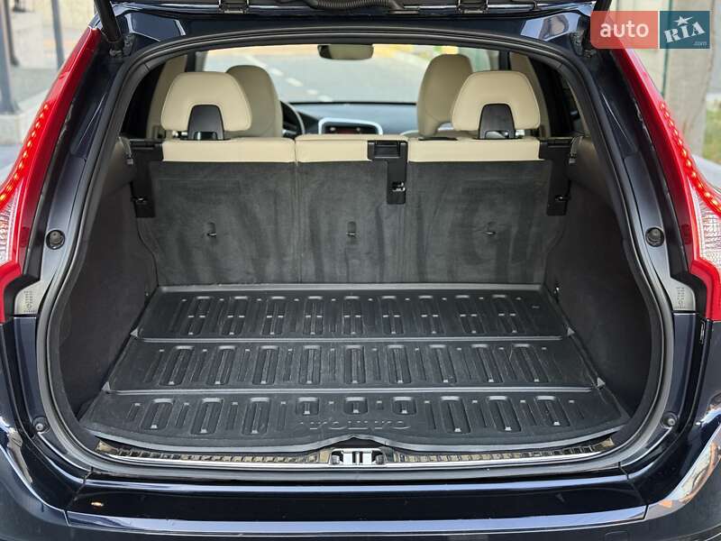 Внедорожник / Кроссовер Volvo XC60 2016 в Львове
