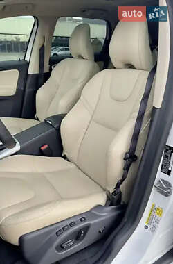 Внедорожник / Кроссовер Volvo XC60 2017 в 