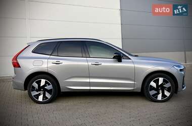 Внедорожник / Кроссовер Volvo XC60 2023 в 