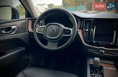 Внедорожник / Кроссовер Volvo XC60 2023 в 