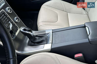 Внедорожник / Кроссовер Volvo XC60 2014 в 