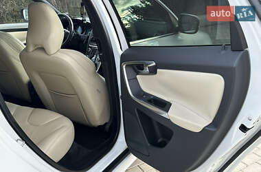 Внедорожник / Кроссовер Volvo XC60 2014 в 