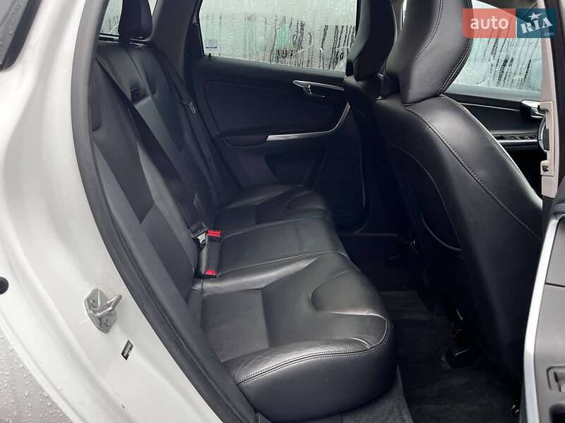 Внедорожник / Кроссовер Volvo XC60 2015 в Луцке