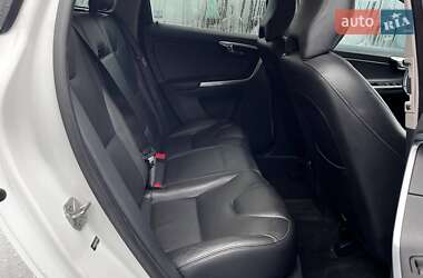 Внедорожник / Кроссовер Volvo XC60 2015 в 