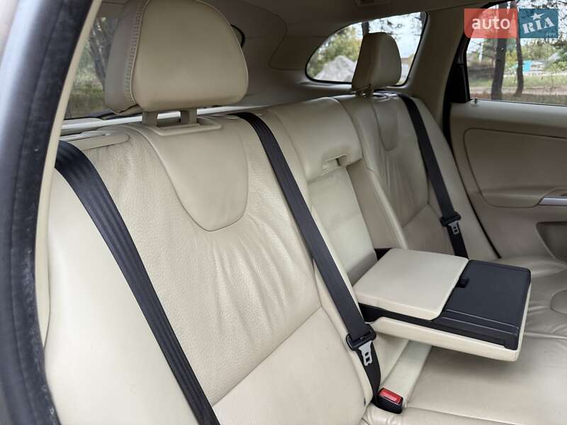 Позашляховик / Кросовер Volvo XC60 2012 в Києві
