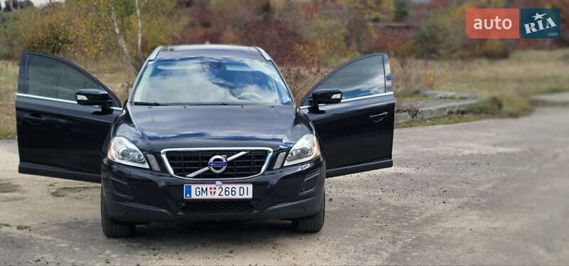 Позашляховик / Кросовер Volvo XC60 2010 в  фото Позашляховик / Кросовер Volvo XC60 2010 в