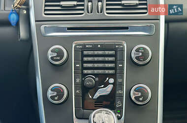 Внедорожник / Кроссовер Volvo XC60 2014 в 