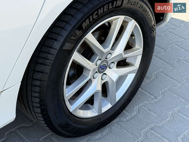 Внедорожник / Кроссовер Volvo XC60 2016 в Ровно