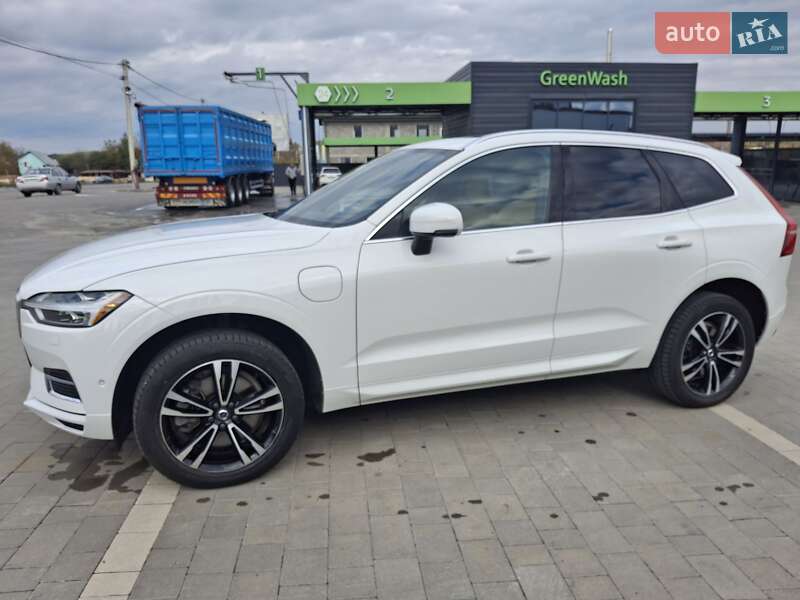 Позашляховик / Кросовер Volvo XC60 2017 в  фото Позашляховик / Кросовер Volvo XC60 2017 в