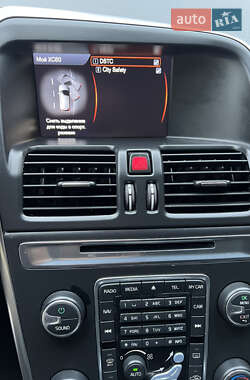 Позашляховик / Кросовер Volvo XC60 2014 в 