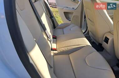 Внедорожник / Кроссовер Volvo XC60 2014 в 