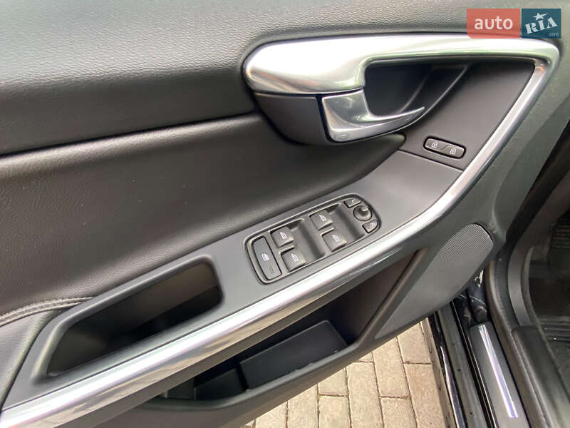 Внедорожник / Кроссовер Volvo XC60 2016 в Ровно фото 19 Внедорожник / Кроссовер Volvo XC60 2016 в Ровно