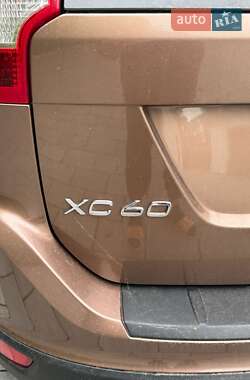 Внедорожник / Кроссовер Volvo XC60 2012 в 