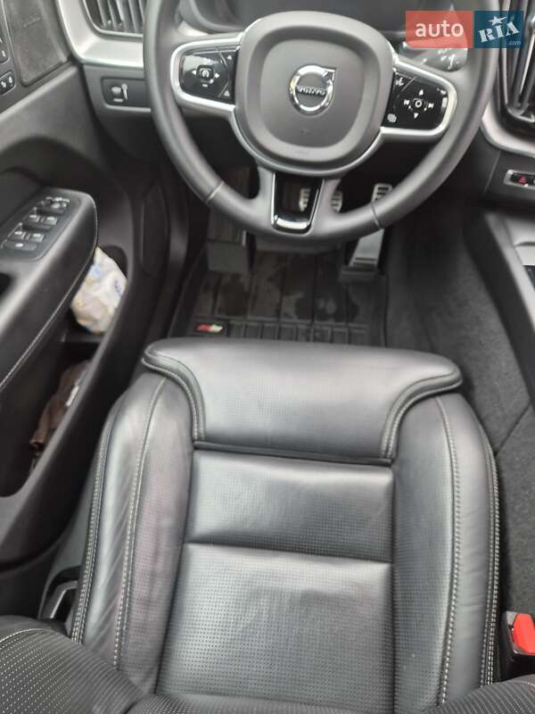 Внедорожник / Кроссовер Volvo XC60 2021 в Киеве фото 15 Внедорожник / Кроссовер Volvo XC60 2021 в Киеве