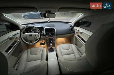 Внедорожник / Кроссовер Volvo XC60 2015 в 