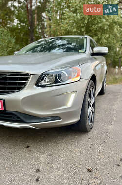 Внедорожник / Кроссовер Volvo XC60 2015 в 